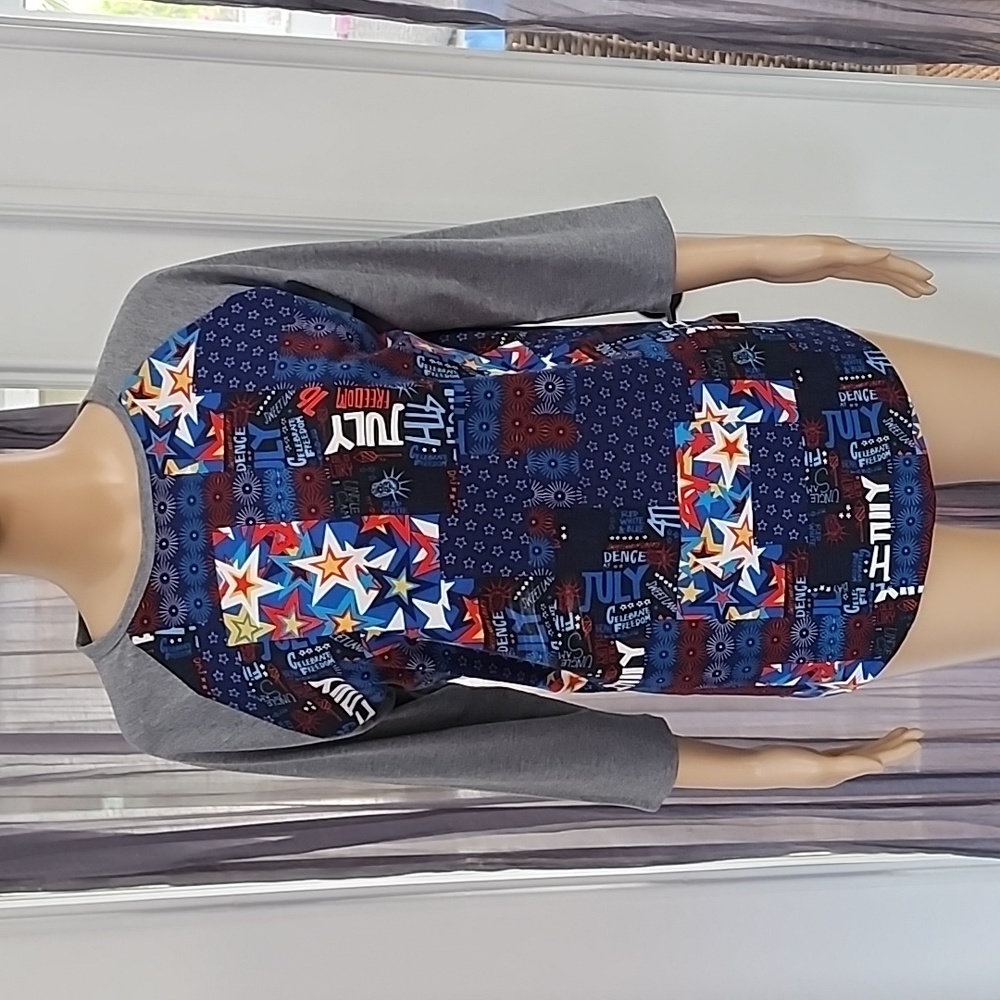 LuLaRoe Randy Unisex Tee, Med, 4th of July Pattern